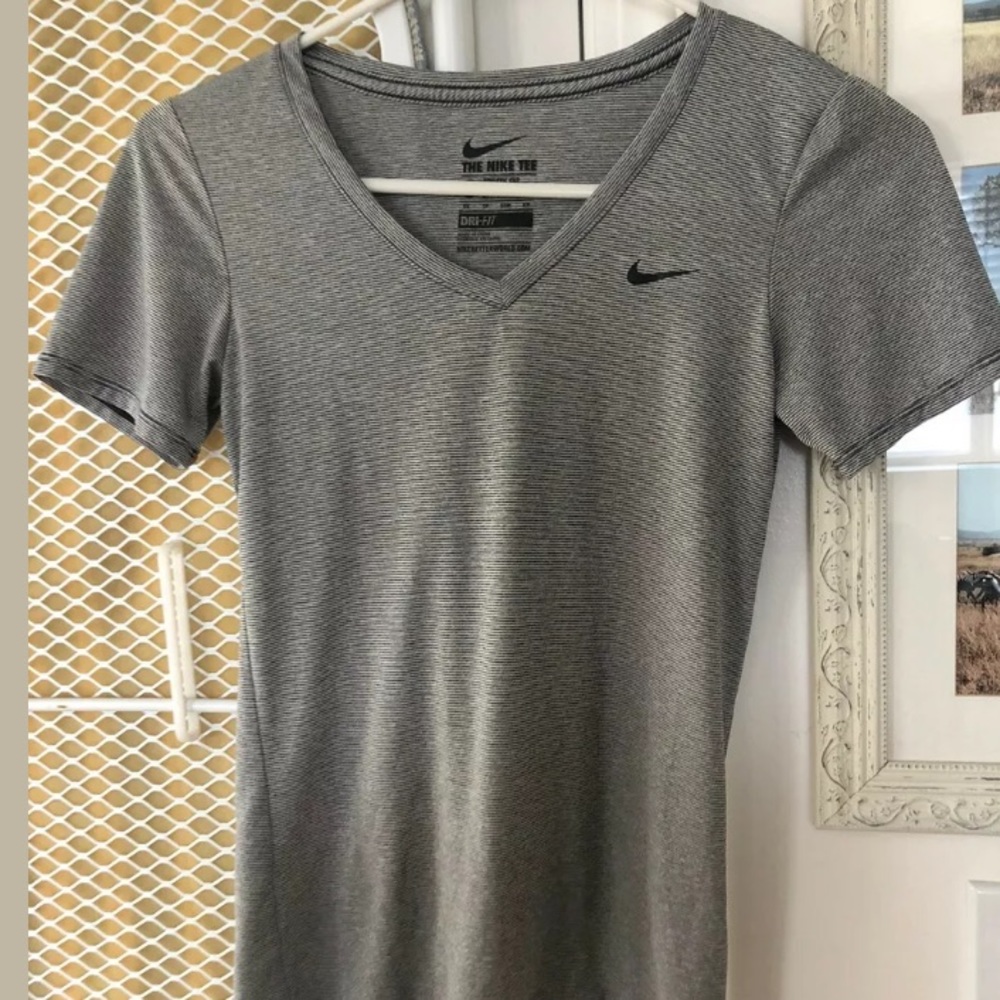 Nike brand new dri fit tee